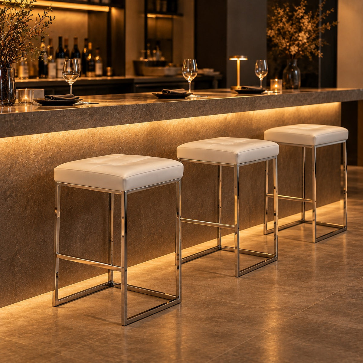 Tufted Counter Stool 使用イメージ（飲食店）