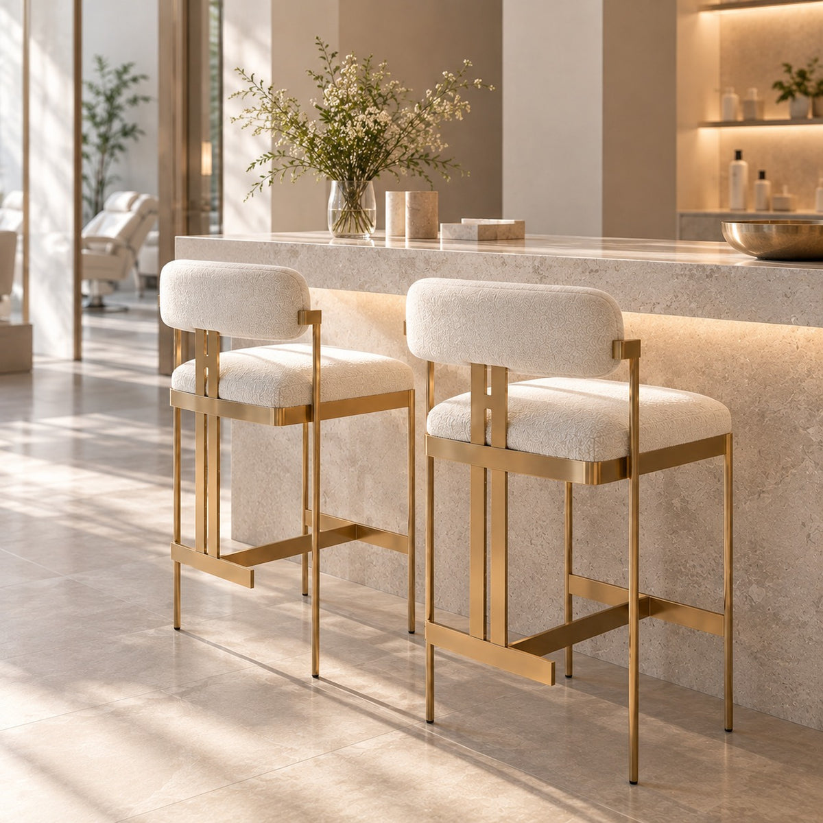 Gold Frame Counter Chair 使用イメージ（サロン）