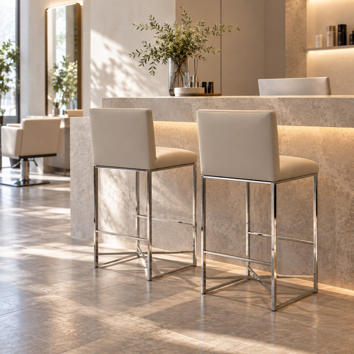Slim Back Bar Chair 使用イメージ（サロン）