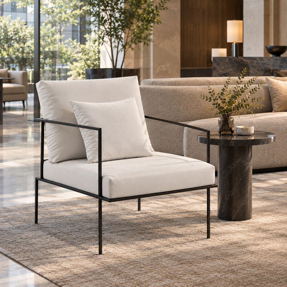 Noir Frame Arm Chair 使用イメージ（ホテル）