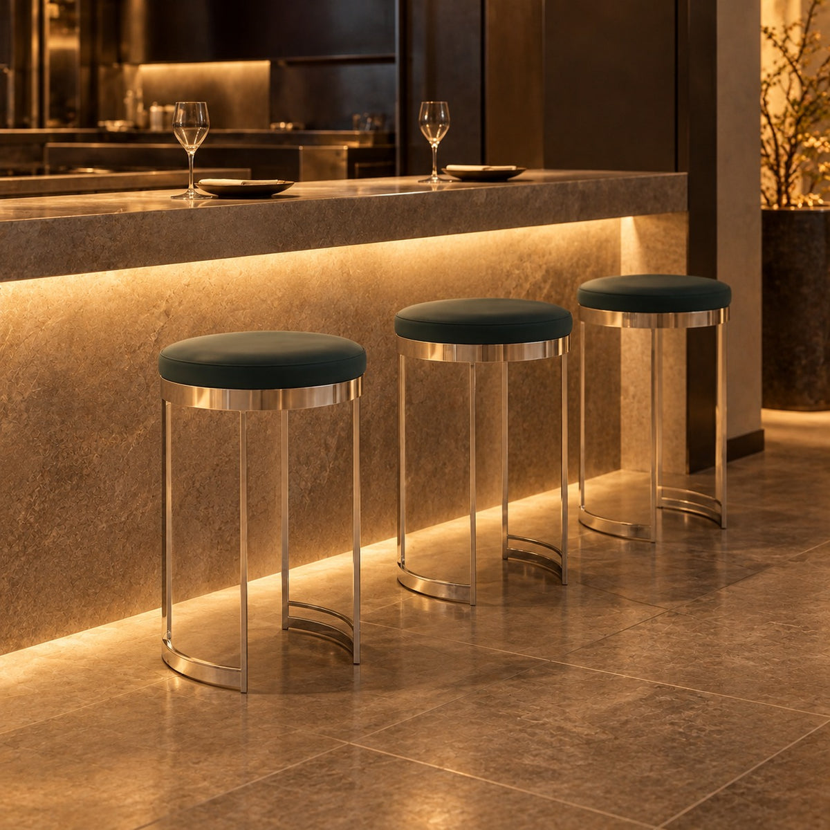 Round Counter Stool 使用イメージ（飲食店）