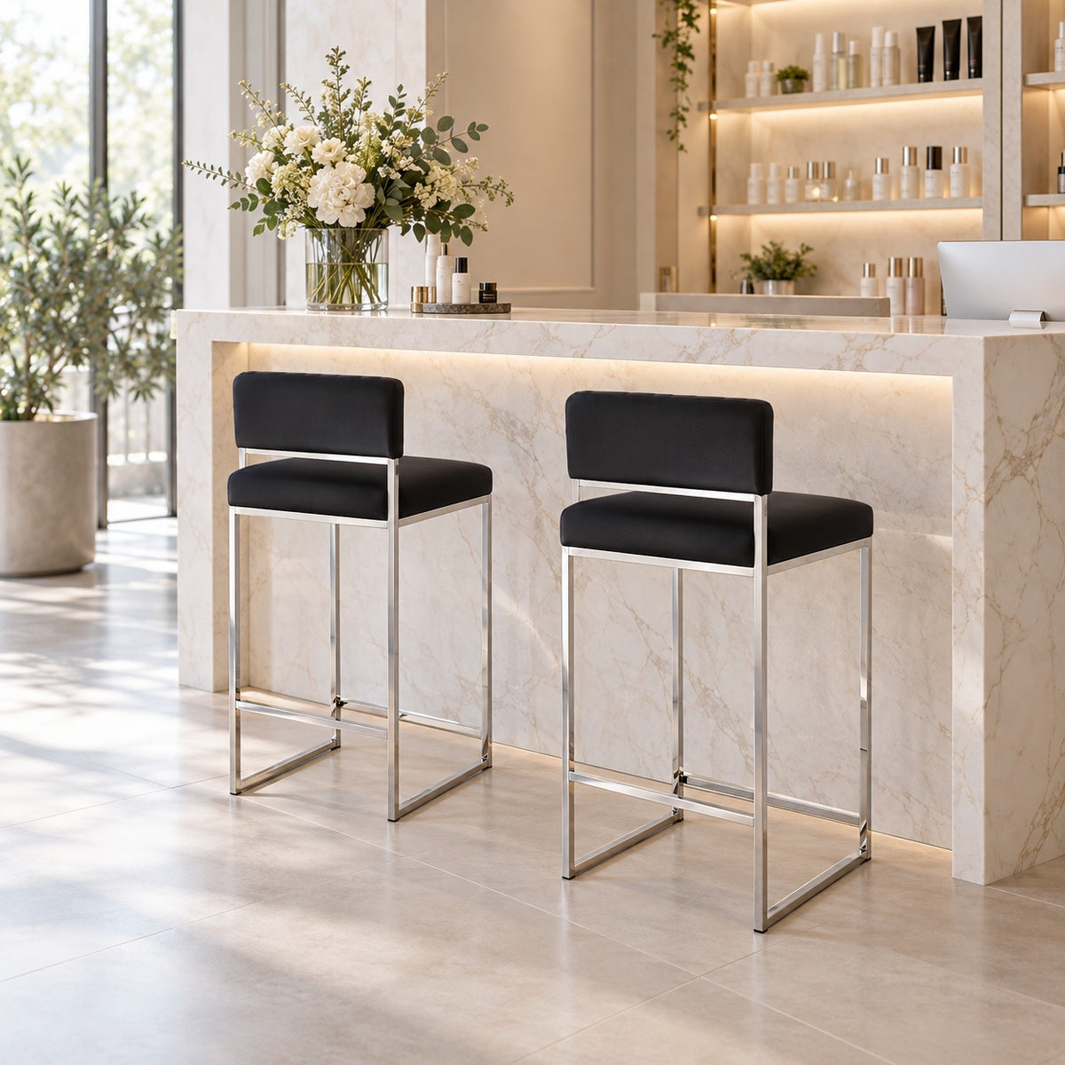 Square Back Bar Chair 使用イメージ（サロン）