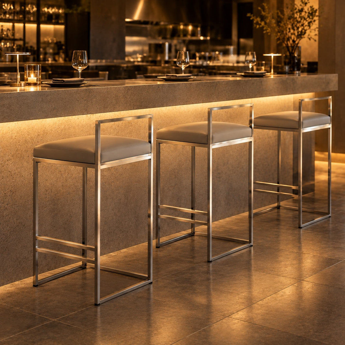 Frame Back Counter Chair 使用イメージ（飲食店）