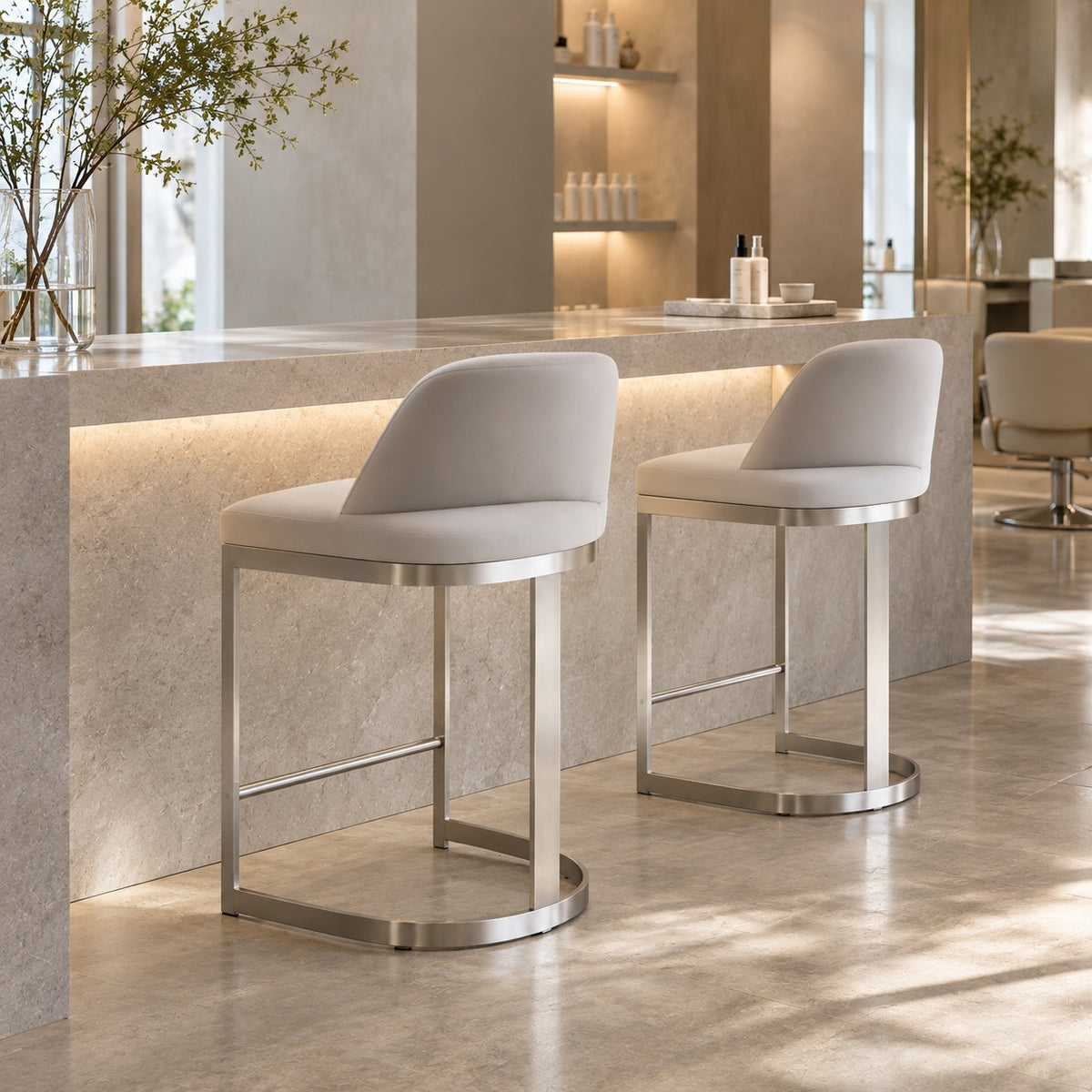 Shell Counter Chair 使用イメージ（サロン）