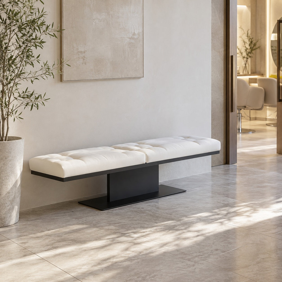 Pedestal Bench 使用イメージ（サロン）
