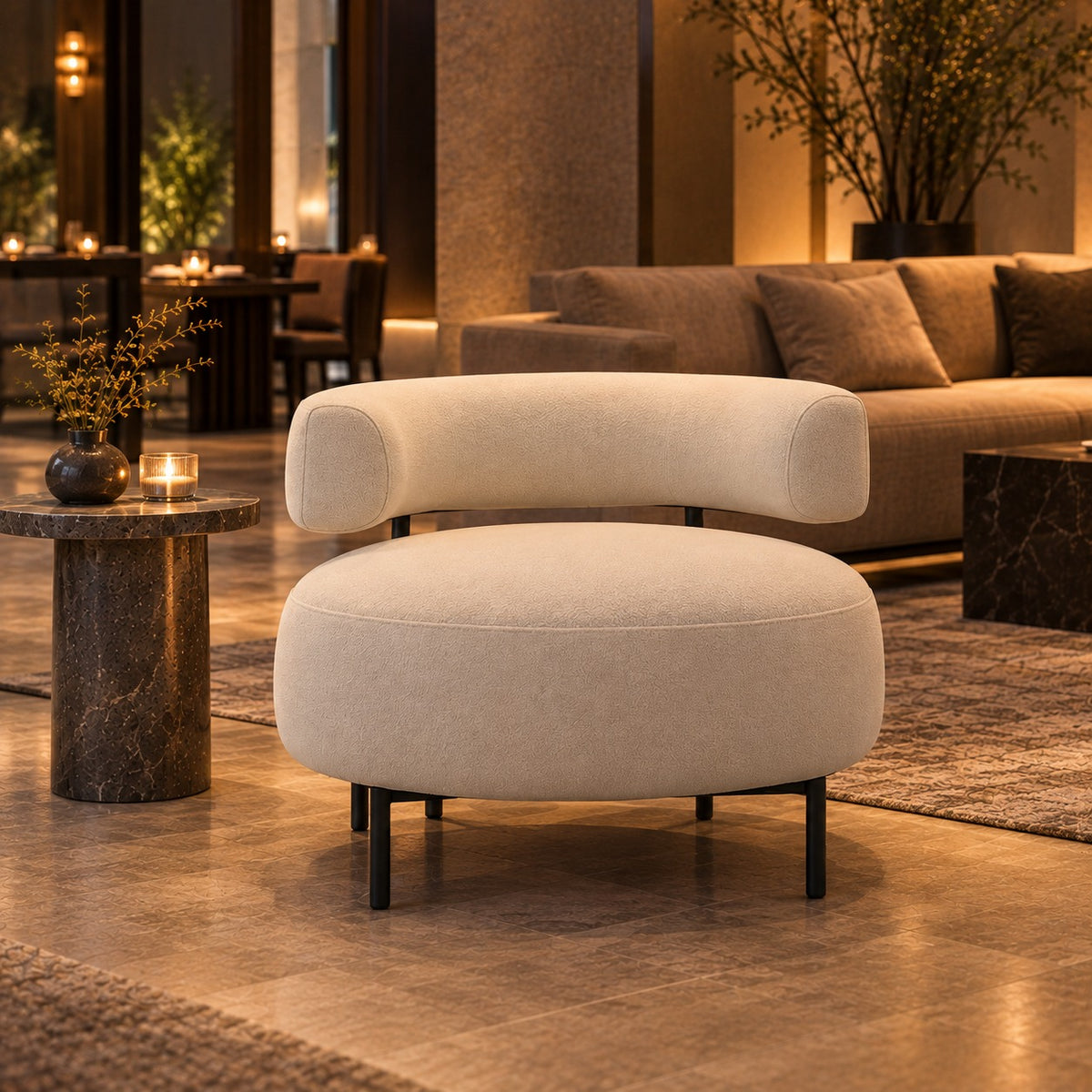Cloud Lounge Chair 使用イメージ（飲食店）